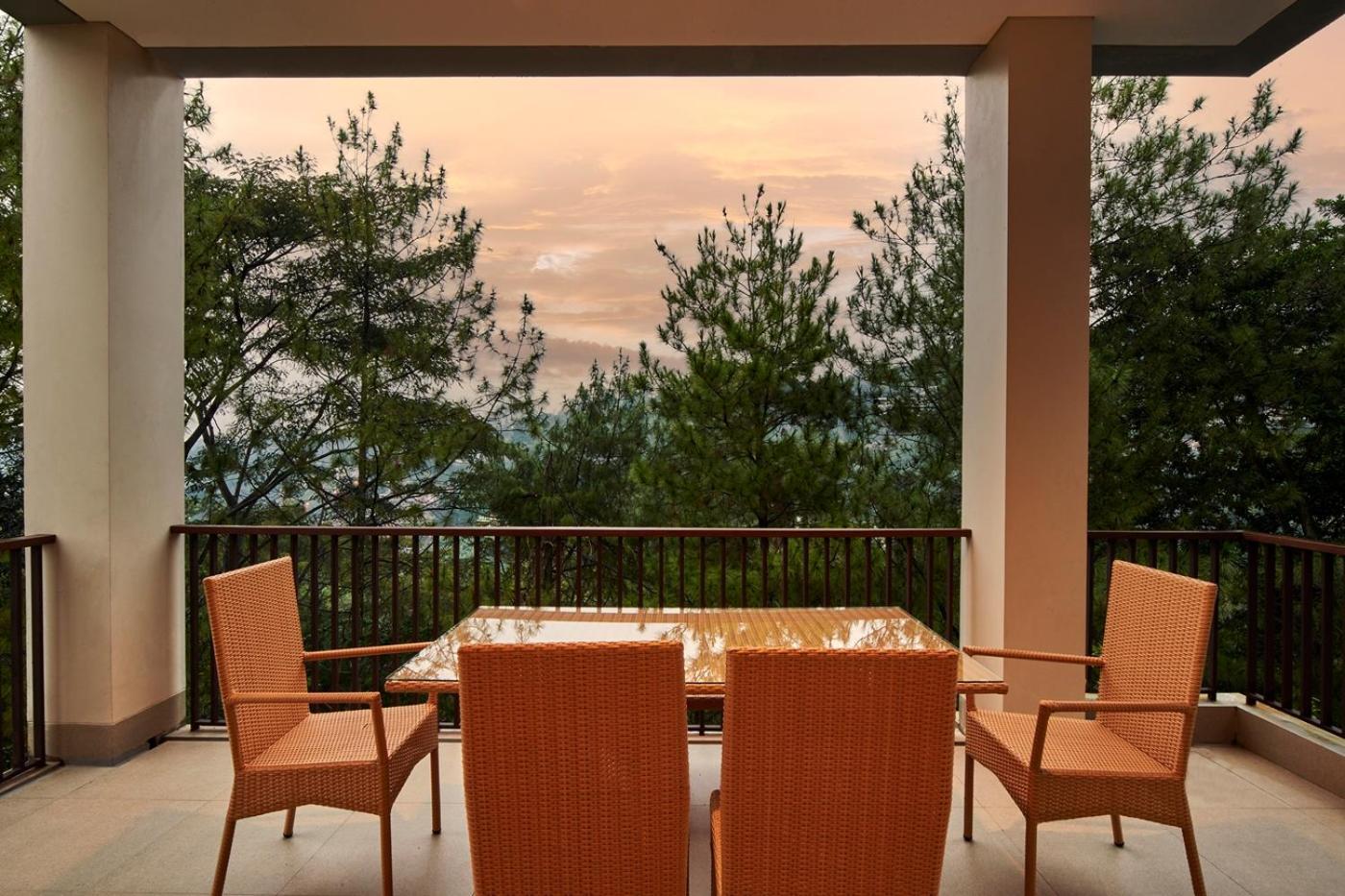 Anindya Hill View Villa 7 Bedrooms With A Private Swimming Pool Bandung Esterno foto